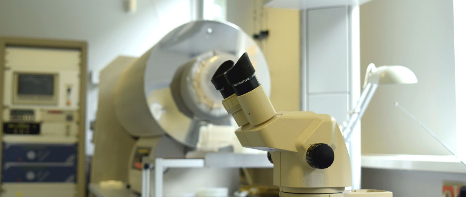 The Clean Room for Wafer Processing at GeSiM.